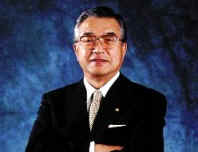 akira-takahashi.jpg (17932 Byte)